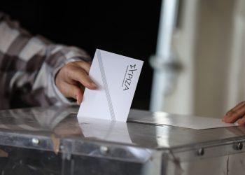 Άνοιξαν οι κάλπες για την εκλογή προέδρου του ΣΥΡΙΖΑ