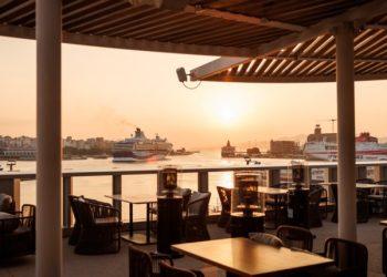 Nice n Easy Piraeus Tower: Μια νέα εποχή γαστρονομίας και διασκέδασης στον Πειραιά