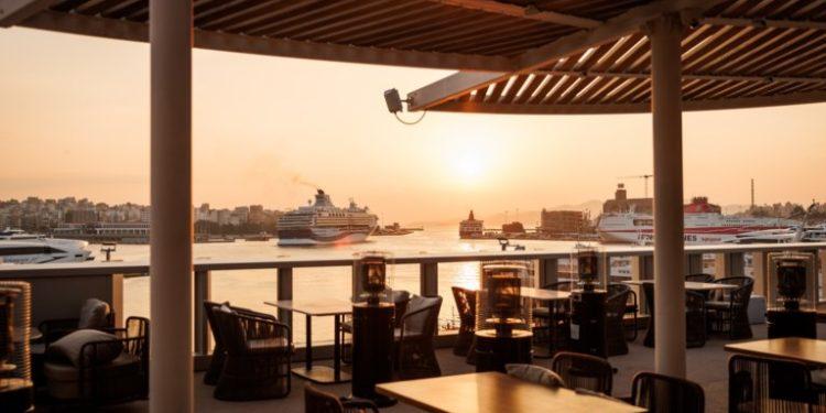 Nice n Easy Piraeus Tower: Μια νέα εποχή γαστρονομίας και διασκέδασης στον Πειραιά