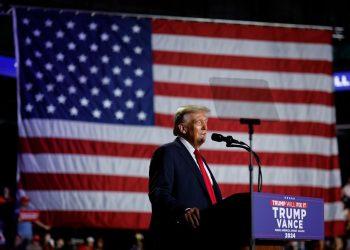 Ο Ντόναλντ Τραμπ επιστρέφει θριαμβευτικά στον Λευκό Οίκο μετά από τέσσερα χρόνια