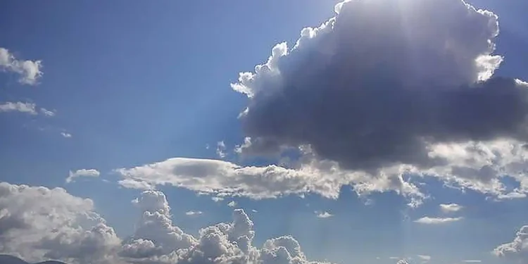 Ο καιρός σήμερα: Νεφώσεις παροδικά αυξημένες – Η θερμοκρασία θα κυμανθεί Από 12 έως 20 βαθμούς στην Αττίκη