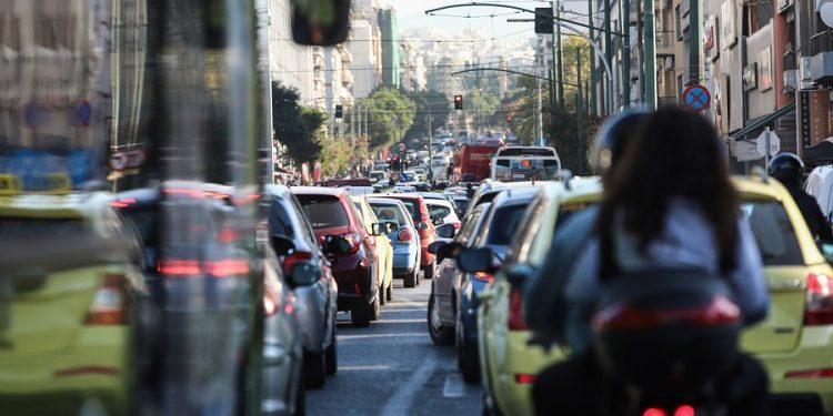 Αθήνα: Κυκλοφοριακός Εφιάλτης σε Κρίση – Ανεφάρμοστα τα Σχέδια και Καθυστερήσεις σε Υποδομές και Μέσα Μεταφοράς
