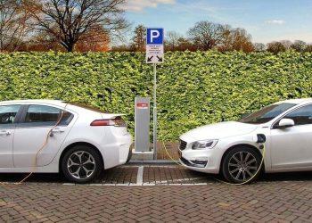 Χρηματοδότηση 4,2 εκατ. ευρώ για το “Κινούμαι Ηλεκτρικά ΙΙ” – Παράταση για το “Φορτίζω Παντού”