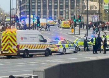 Λονδίνο: Άνδρας δέχθηκε μαχαιριές στη γέφυρα Ουεστμίνσερ