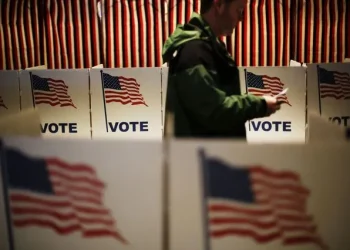 Εκλογές στις ΗΠΑ – οδηγός: Τι ώρα ανοίγουν οι κάλπες, πότε βγαίνουν τα πρώτα αποτελέσματα