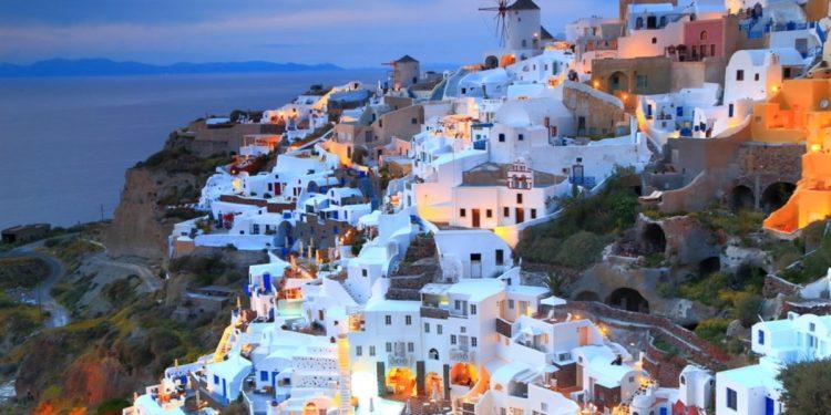 Διψήφιες αυξήσεις σε νησιά και νέες προοπτικές για τον ελληνικό τουρισμό