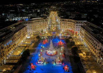 “Χριστούγεννα στη Θεσσαλονίκη” από τις 30 Νοεμβρίου: Instagramικά σημεία, νέα λαμπιόνια, βεγγαλικά και συναυλίες