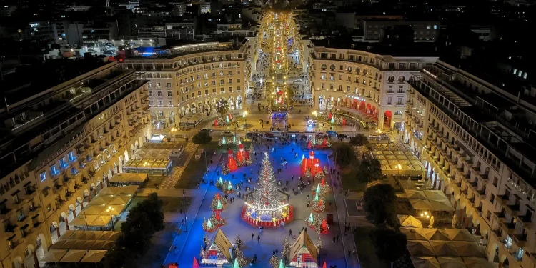 “Χριστούγεννα στη Θεσσαλονίκη” από τις 30 Νοεμβρίου: Instagramικά σημεία, νέα λαμπιόνια, βεγγαλικά και συναυλίες