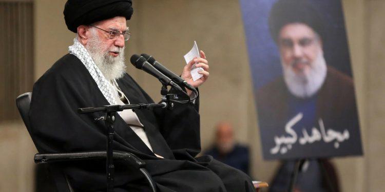 Ιράν: Σε σοβαρή κατάσταση ο Αλί Χαμενεΐ – Το προφίλ του δευτερότοκου γιού του Μοτζτάμπα που προαλείφεται για διάδοχός του