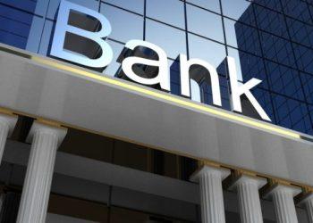 Παρεμβάσεις στις Τραπεζικές Προμήθειες: Τι Αλλάζει και Ποιοι Είναι οι Στόχοι της Κυβέρνησης