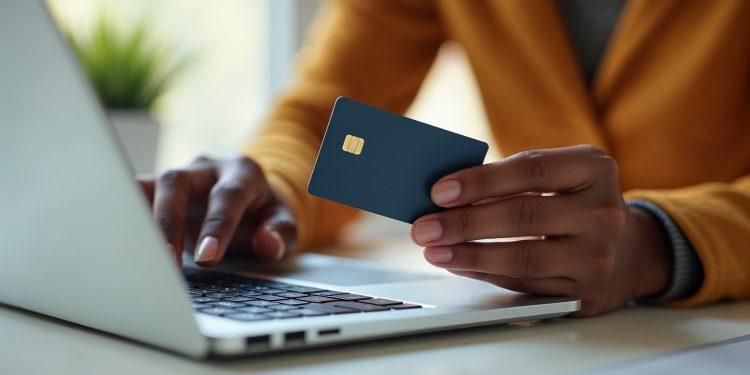 Πρωτοβουλίες για τη μείωση τραπεζικών προμηθειών: Τα 10 νέα μέτρα της κυβέρνησης