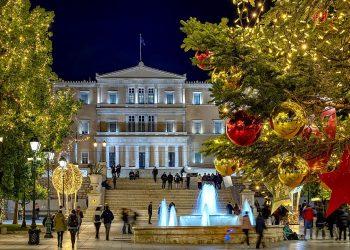 Οι ωραιότερες βόλτες στη γιορτινή Αθήνα (με χάρτες!)