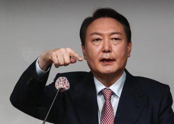 Πολιτική Κρίση στη Νότια Κορέα: Ο Πρόεδρος Γιον Σουκ Γιολ στο Επίκεντρο Εξελίξεων