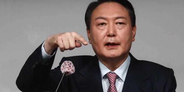 Πολιτική Κρίση στη Νότια Κορέα: Ο Πρόεδρος Γιον Σουκ Γιολ στο Επίκεντρο Εξελίξεων