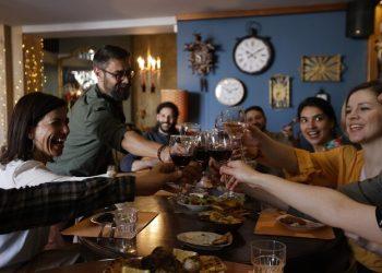 Στην κορυφή των γαστρονομικών προορισμών η Ελλάδα – Ποιες περιοχές ξεχωρίζουν