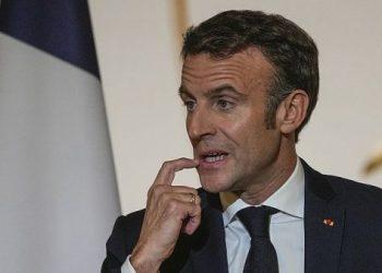 Σε αναζήτηση νέου πρωθυπουργού η Γαλλία μετά την αποπομπή Μπαρνιέ