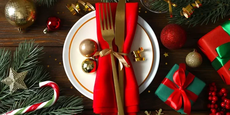 Ρεβεγιόν Χριστουγέννων 2024 και Πρωτοχρονιάς: Πού θα βγούμε και τι μενού θα δοκιμάσουμε στα εστιατόρια και ξενοδοχεία της Αθήνας;