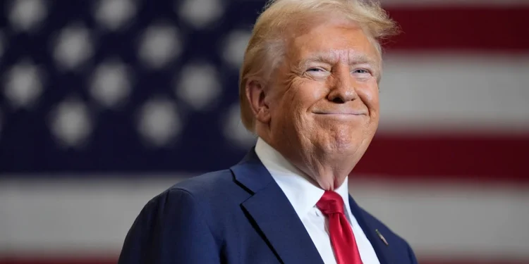 Τραμπ εναντίον ΛΟΑΤΚΙ: «Υπάρχουν μόνο δύο φύλα, ο άνδρας και η γυναίκα»