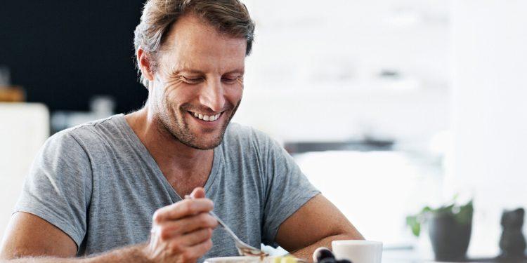 Η πρωινή ρουτίνα που μπορεί να προσθέσει χρόνια στη ζωή σας