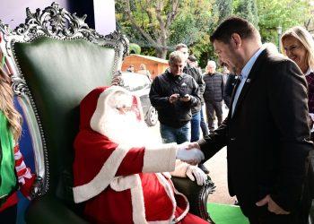 Με χριστουγεννιάτικο πνεύμα αλληλεγγύης και συγκίνησης: Η Περιφέρεια Αττικής φωταγώγησε το Πεδίον του Άρεως