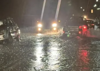 Έντονα καιρικά φαινόμενα στο Αγρίνιο: Προβλήματα, πλημμύρες και ενεργοποίηση του 112 (video)