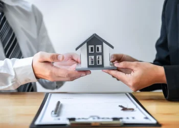 Οι αλλαγές στον ΕΝΦΙΑ το 2025 – Ποιοι θα πληρώσουν λιγότερο