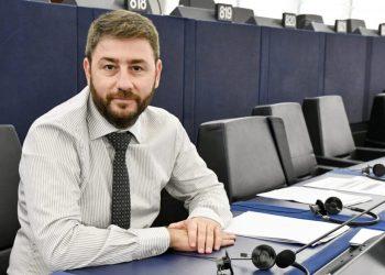 Η Στρατηγική του Νίκου Ανδρουλάκη: Μεταξύ Μάχιμης Αντιπολίτευσης και Θεσμικής Συνέπειας