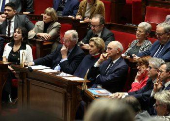 Η πτώση της κυβέρνησης Μπαρνιέ: Πολιτική κρίση στη Γαλλία και το στοίχημα της Ευρώπης