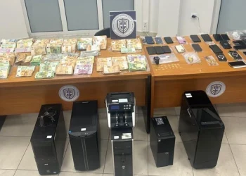 Διάλογοι φωτιά από τη δράση του κυκλώματος στις πολεοδομίες: «20 χιλιάδες όχι παρακάτω»