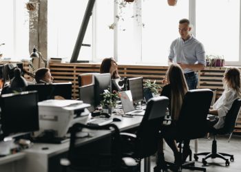 Δυσαρεστημένοι εργαζόμενοι: To 2025 θα είναι η χρονιά για την «Εκδικητική Παραίτηση»