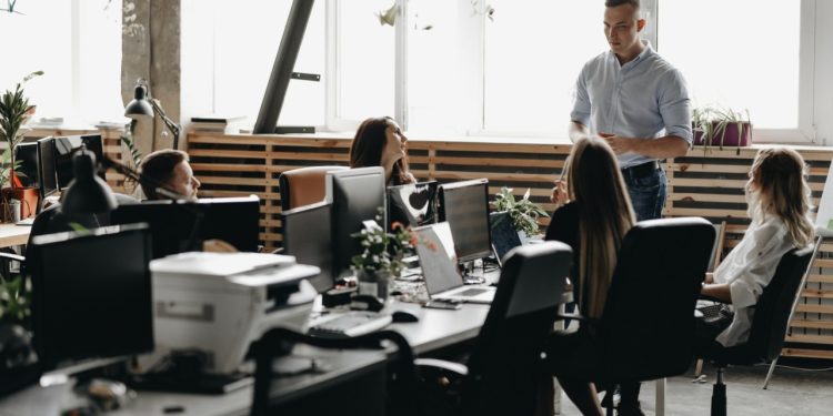 Δυσαρεστημένοι εργαζόμενοι: To 2025 θα είναι η χρονιά για την «Εκδικητική Παραίτηση»