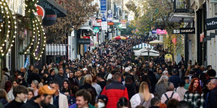 Ανοιχτά την Παρασκευή τα καταστήματα: Αναλυτικά το ωράριο λειτουργίας τους έως την Πρωτοχρονιά