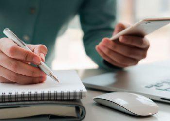 Αύξηση αποδοχών για μισθωτούς από το 2025: Τι αλλάζει