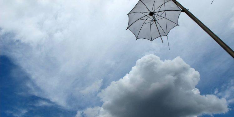 Καιρός Σήμερα: Καταιγίδες και Άνεμοι έως 6 Μποφόρ