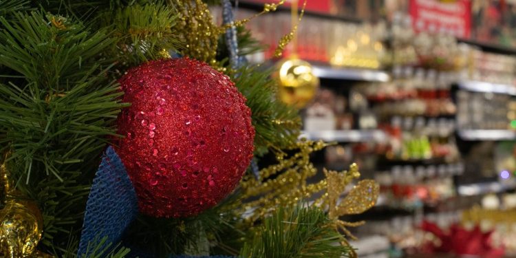 Ανοιχτά καταστήματα και σούπερ μάρκετ την Κυριακή 29 Δεκεμβρίου