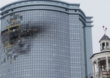 Ρωσία: Καρέ καρέ η επίθεση ουκρανικών drones στο Καζάν – Εκκενώθηκαν περιοχές