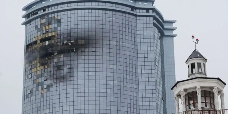 Ρωσία: Καρέ καρέ η επίθεση ουκρανικών drones στο Καζάν – Εκκενώθηκαν περιοχές