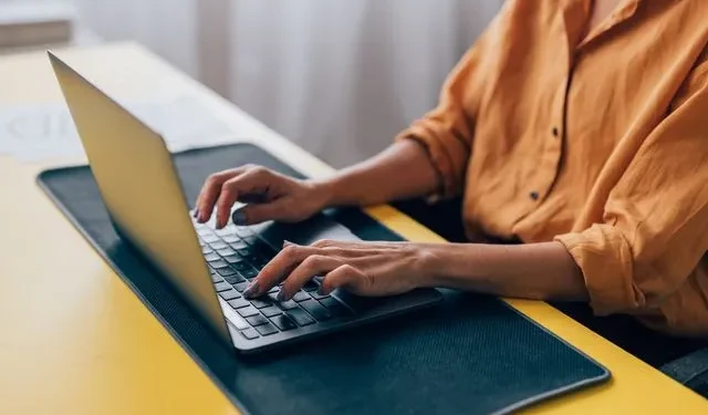 Voucher για laptop: Ποιοι δικαιούνται από 630 ευρώ έως 1.600 ευρώ για ψηφιακά εργαλεία