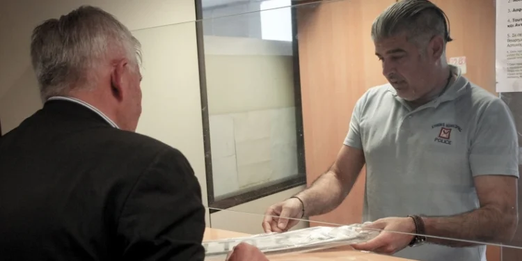 Δήμος Αθηναίων: Από 20/12 η επιστροφή των πινακίδων