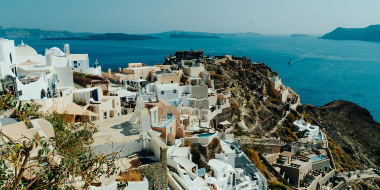 Αύξηση στον τουρισμό και τις ταξιδιωτικές εισπράξεις στην Ελλάδα το 2024