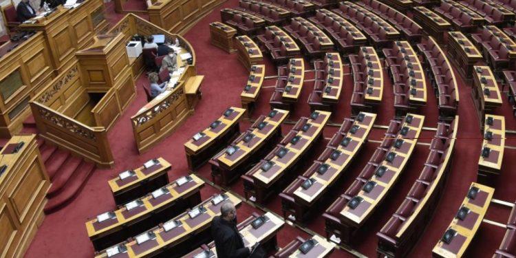 Κορυφώνεται στη Βουλή η συζήτηση για τον Προϋπολογισμό 2025: Αντιπαραθέσεις και πολιτικές δηλώσεις