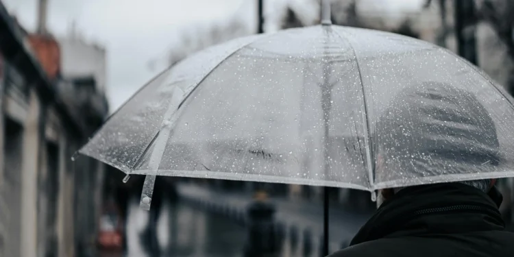 Καιρός: Βροχές και καταιγίδες σήμερα – Η πρόγνωση για τα Χριστούγεννα