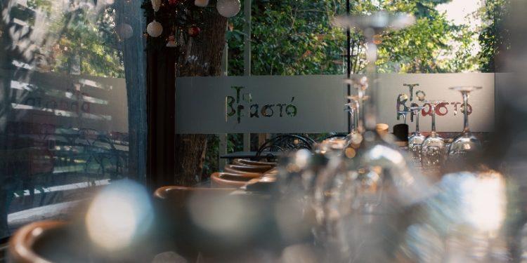 Το Βραστό στο Χαλάνδρι εδώ και 55 χρόνια σερβίρει την καλύτερη κρεατόσουπα της Αθήνας