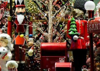 Εορταστικό ωράριο: Πότε ξεκινά και ποιες Κυριακές θα είναι ανοιχτά τα καταστήματα στην Αθήνα