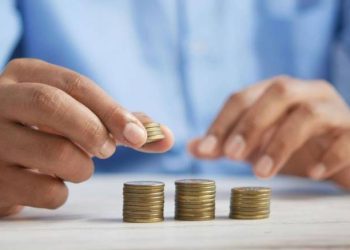 Στον «αέρα» ο κατώτατος μισθός