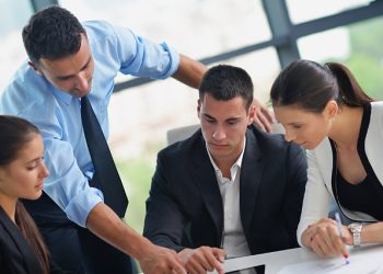 Παράταση για τα προγράμματα κοινωφελούς χαρακτήρα σε υπηρεσίες υπουργείων