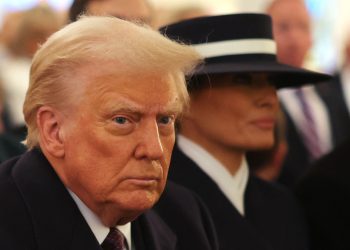 Πρώτες κινήσεις Τραμπ: Αναστολή αναπτυξιακής βοήθειας και άρση περιορισμών στις εξαγωγές LNG