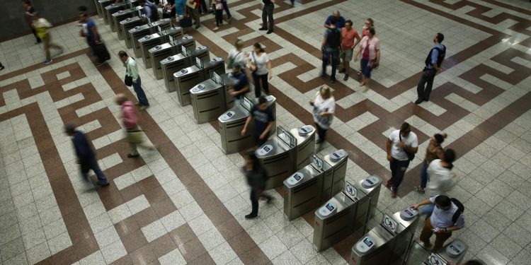 “Πρεμιέρα” για τις ανέπαφες πληρωμές σε μετρό, τραμ, λεωφορεία και τρόλεϊ