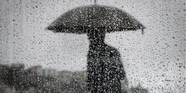 Ο Καιρός το Σάββατοκύριακο: Σποραδικές βροχές και πτώση της θερμοκρασίας