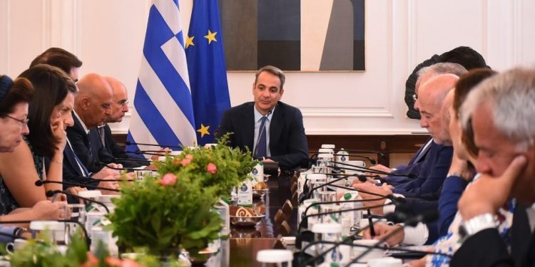 Πολιτικές εξελίξεις: Η επιλογή του νέου προέδρου της Δημοκρατίας και ο αναμενόμενος ανασχηματισμός